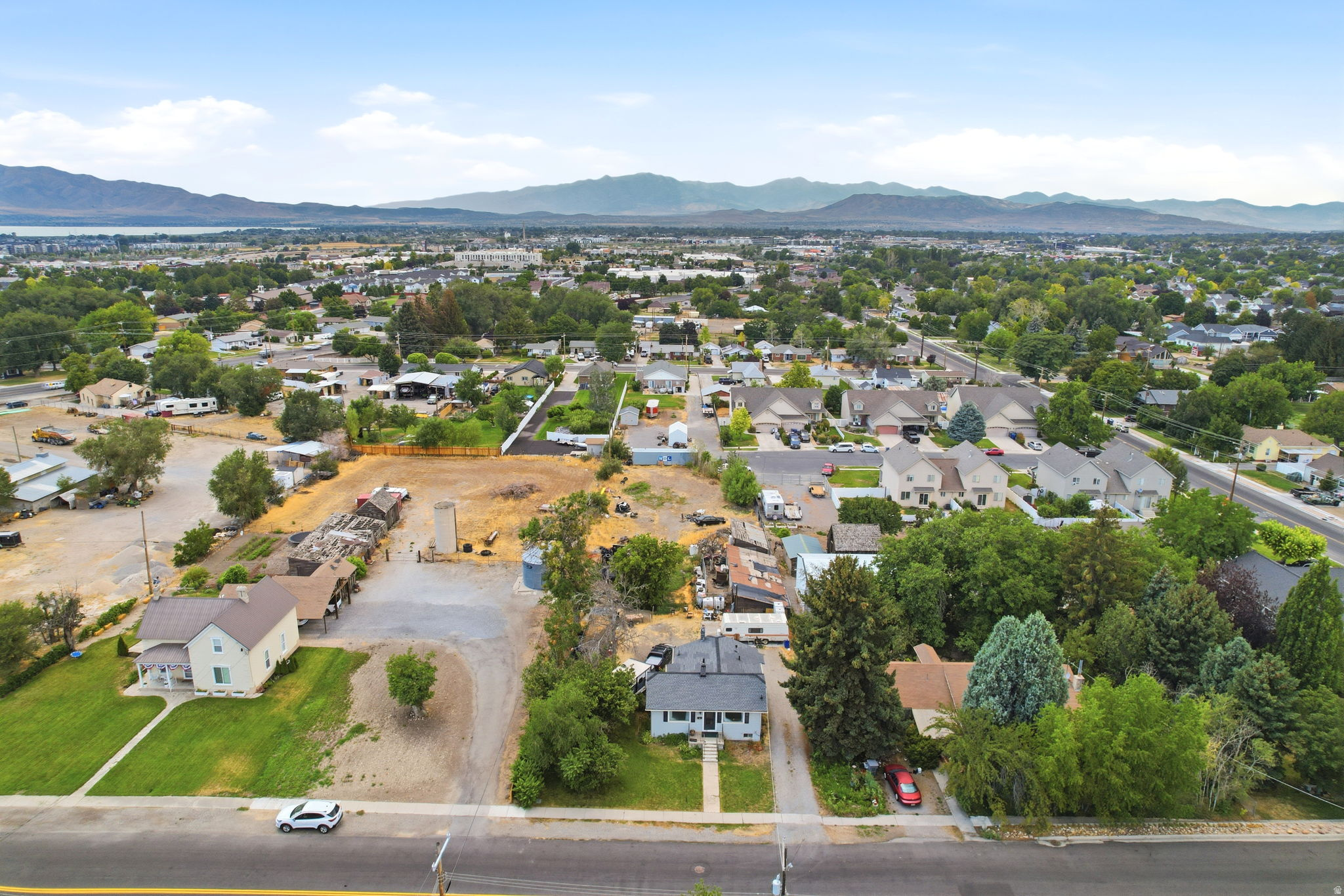 main property photo 38