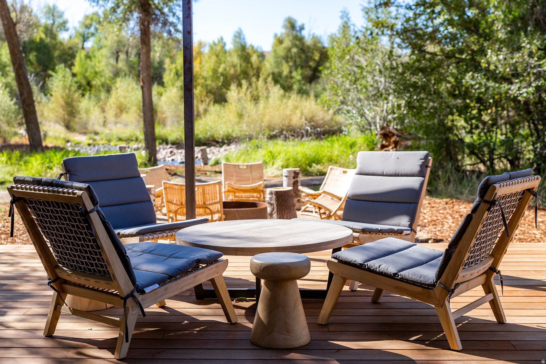 main property photo 50