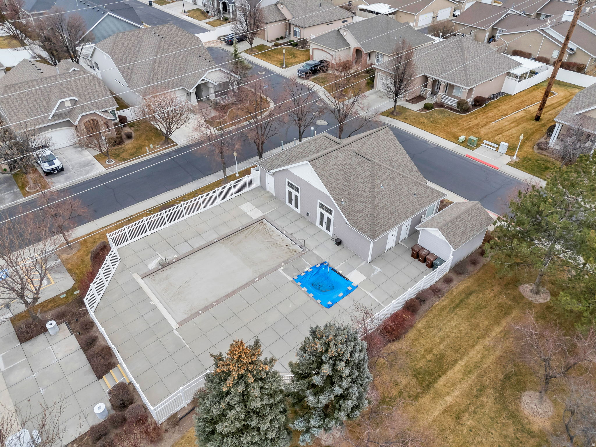 main property photo 23