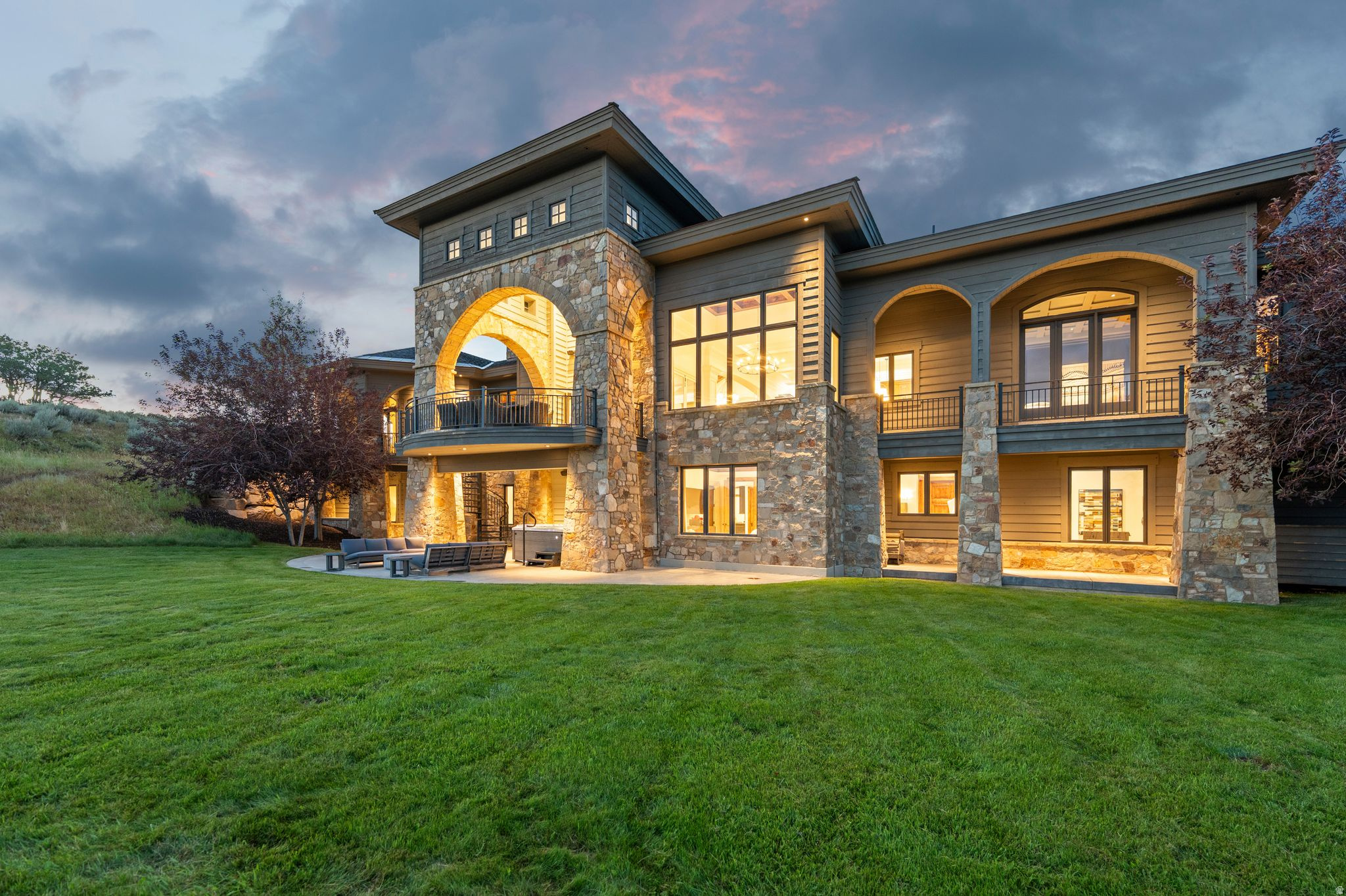 main property photo 10