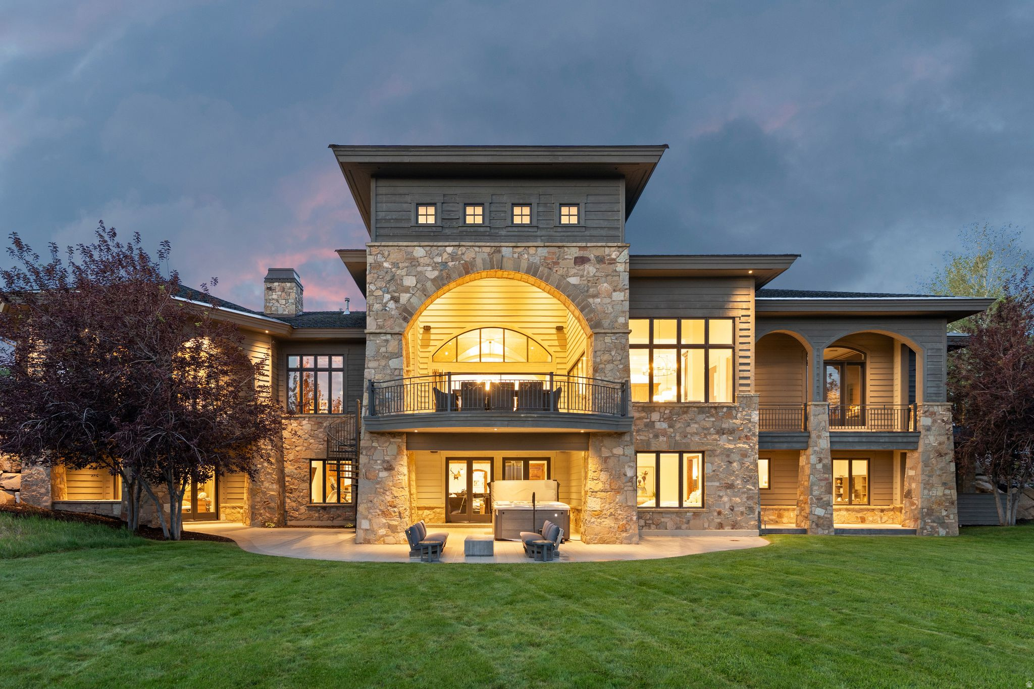 main property photo 11