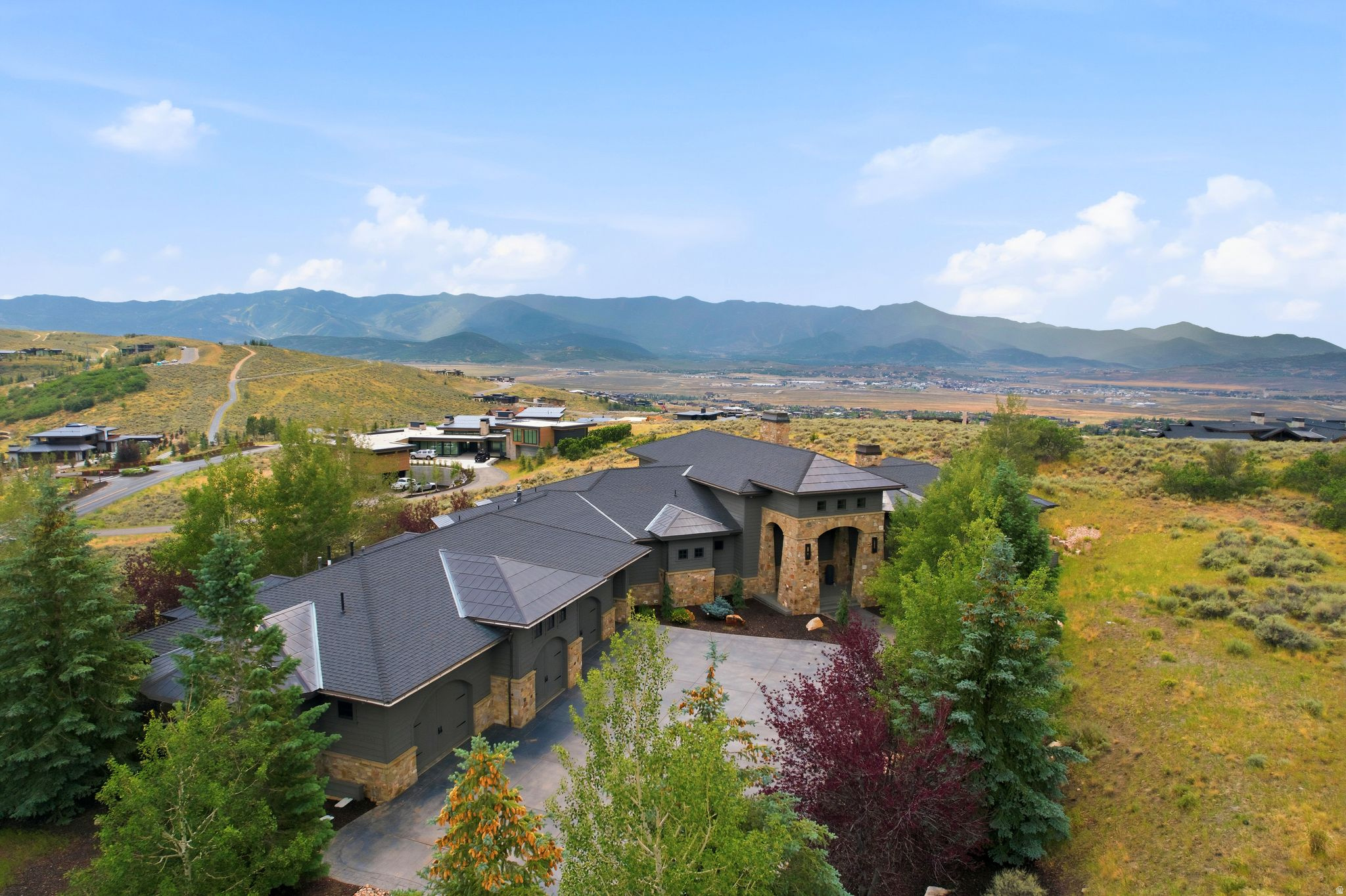 main property photo 8