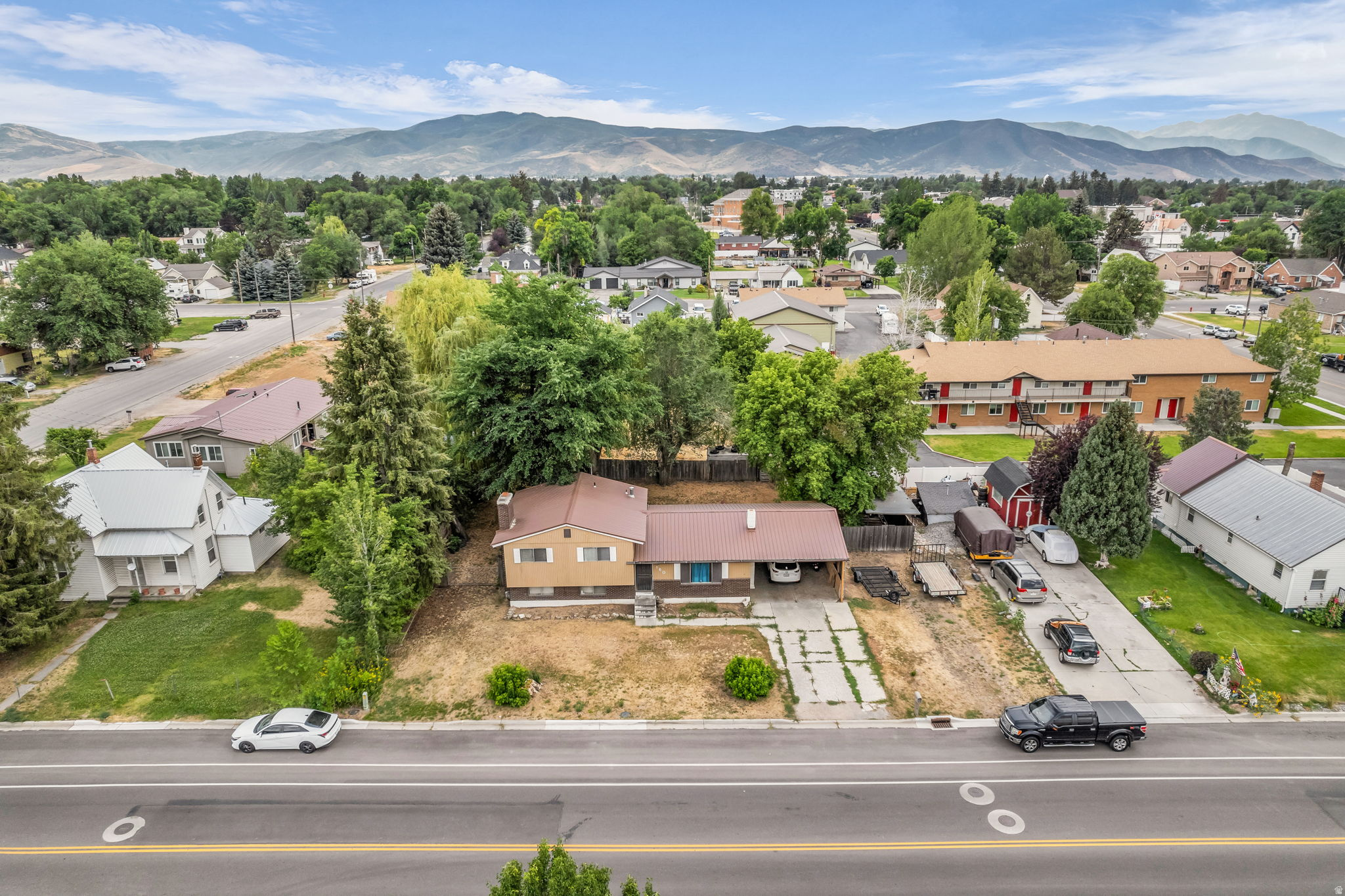 main property photo 37