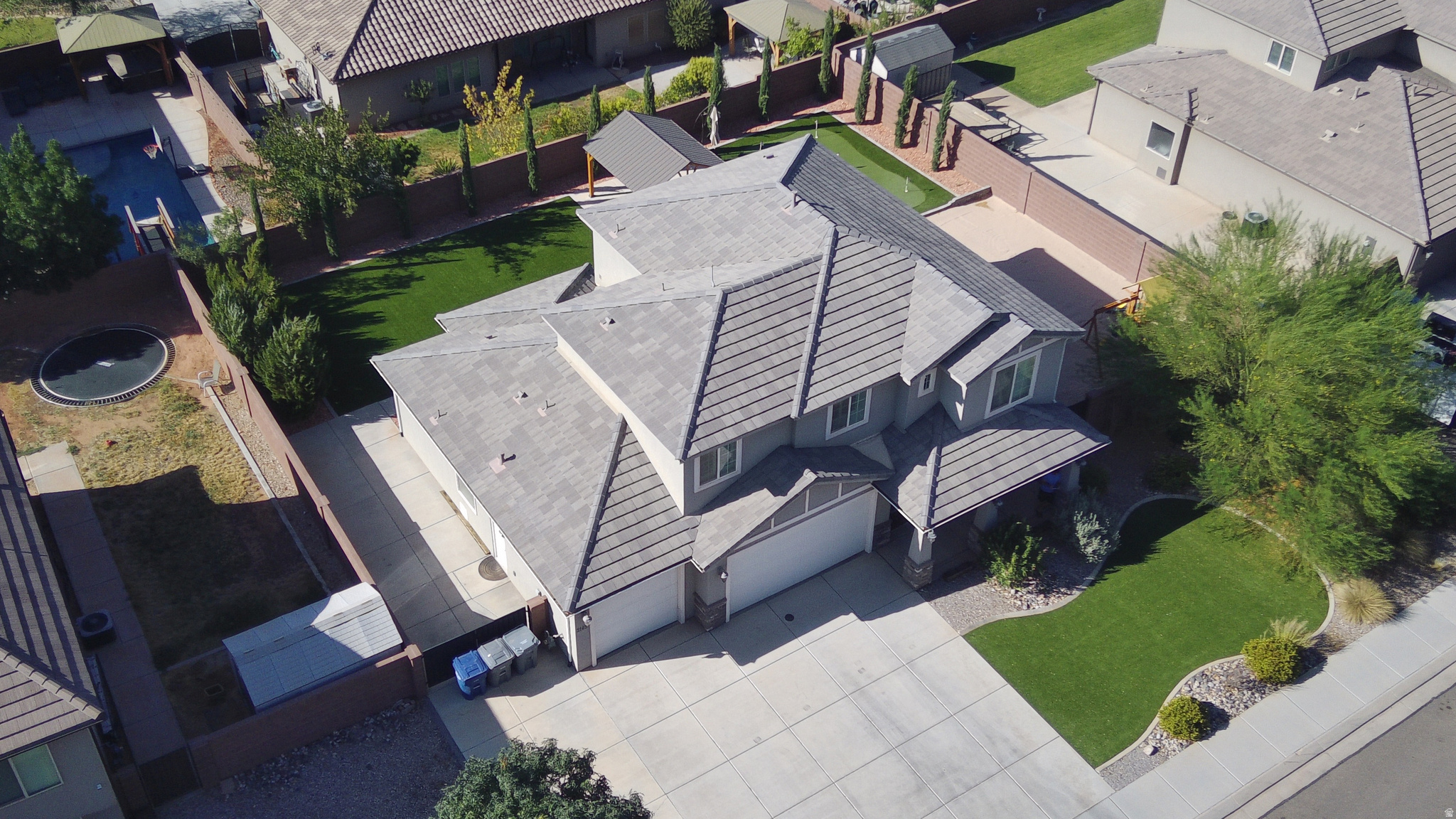 main property photo 33