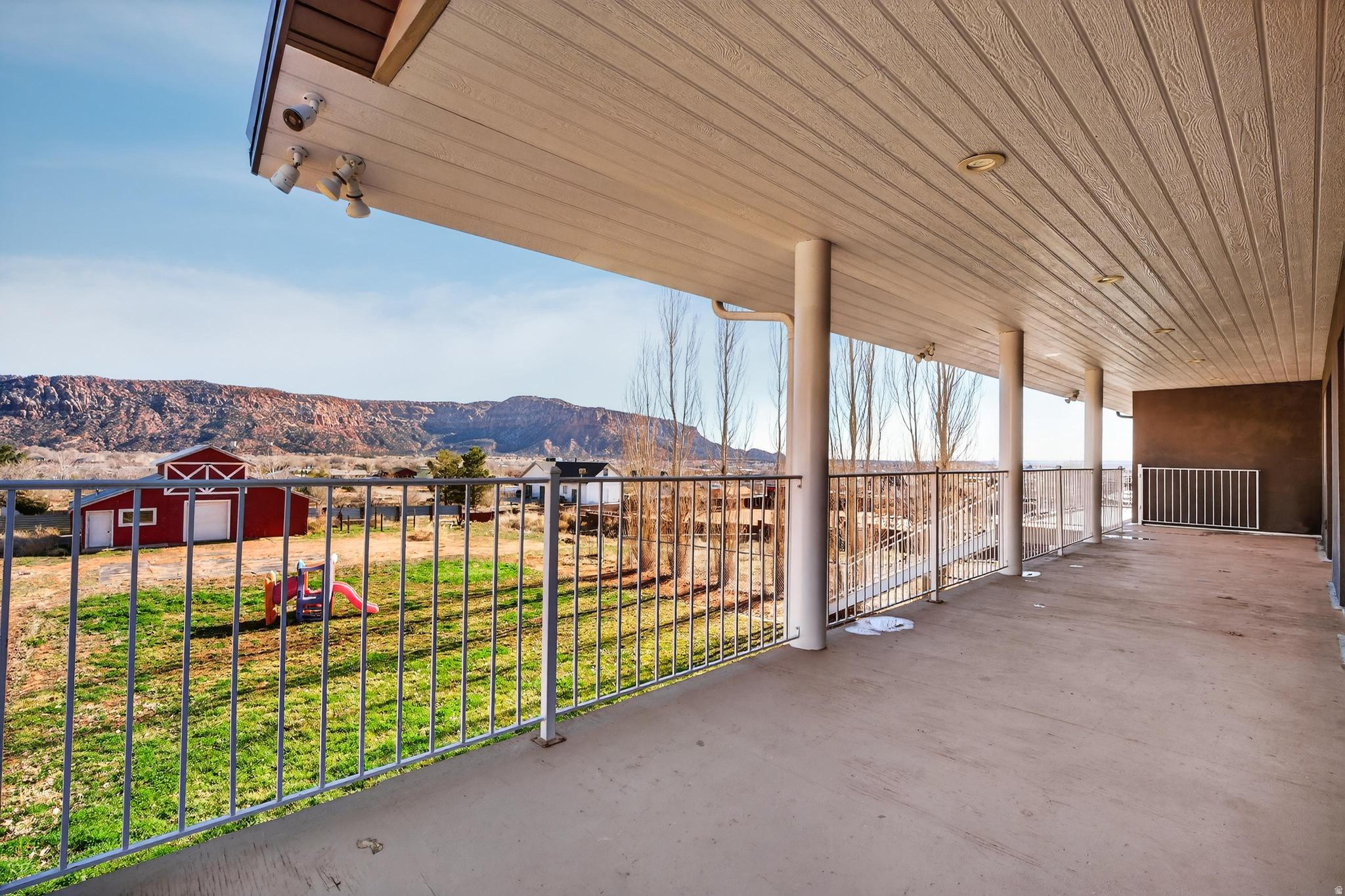 main property photo 6