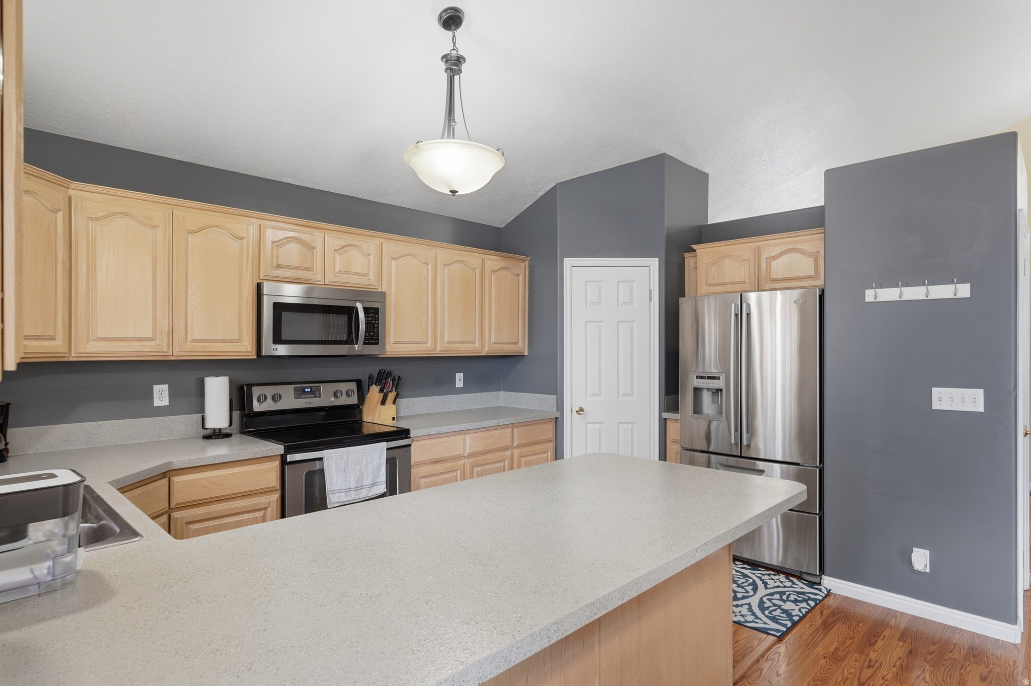 main property photo 10