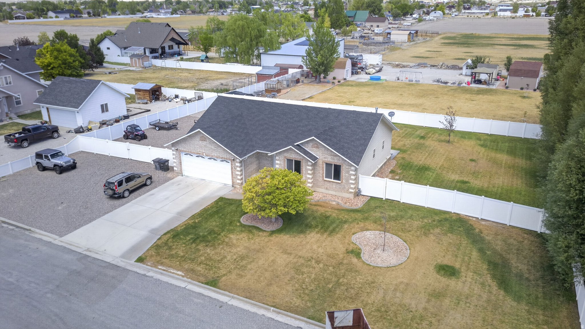 main property photo 47