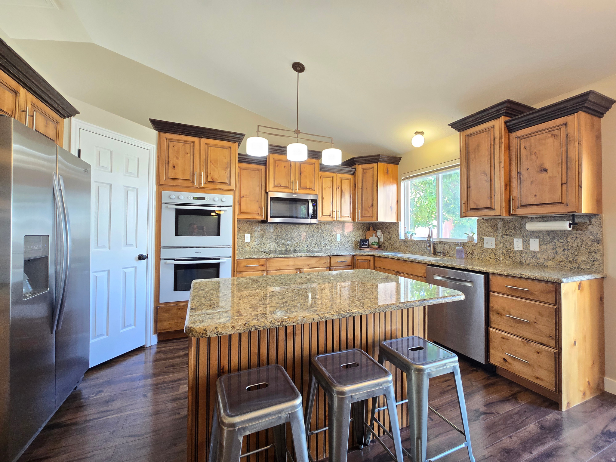 main property photo 3