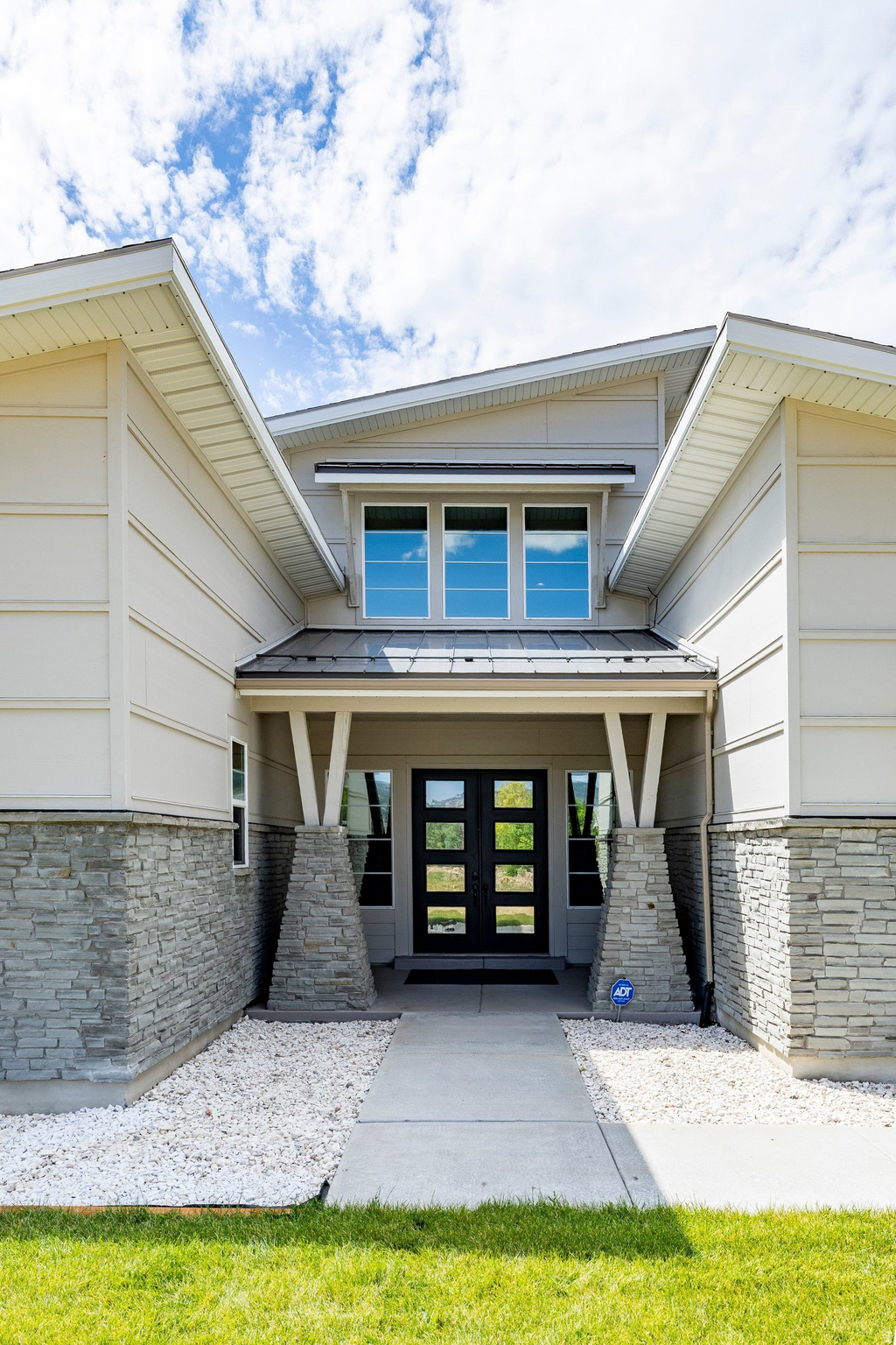 main property photo 77