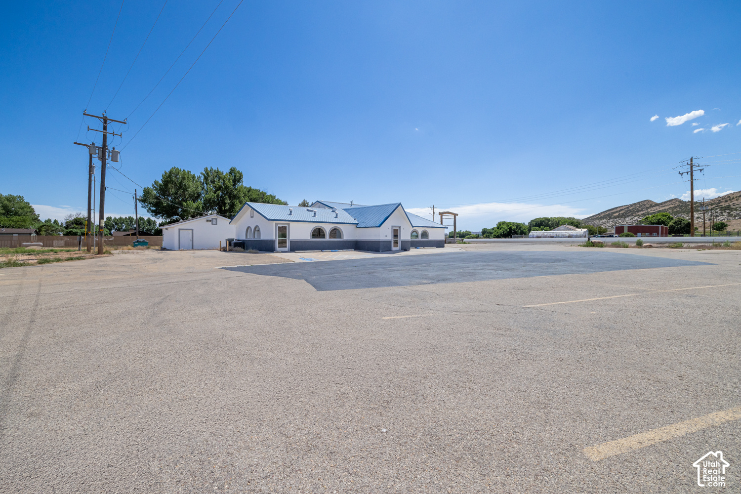 main property photo 37