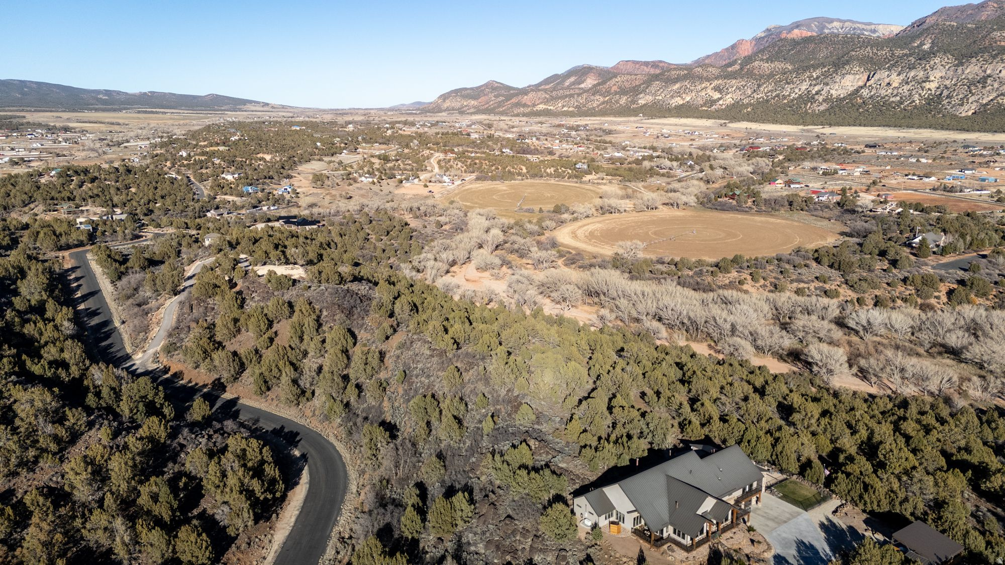 main property photo 13