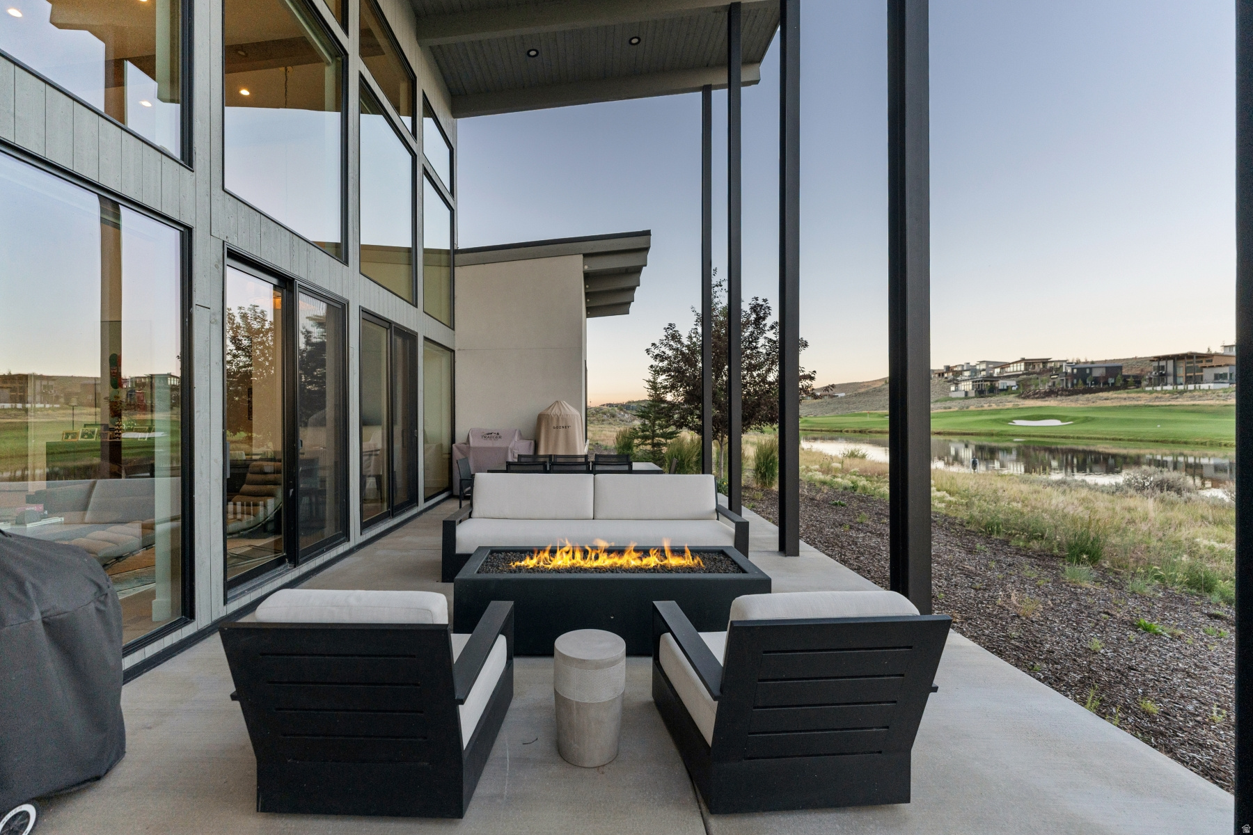 main property photo 50