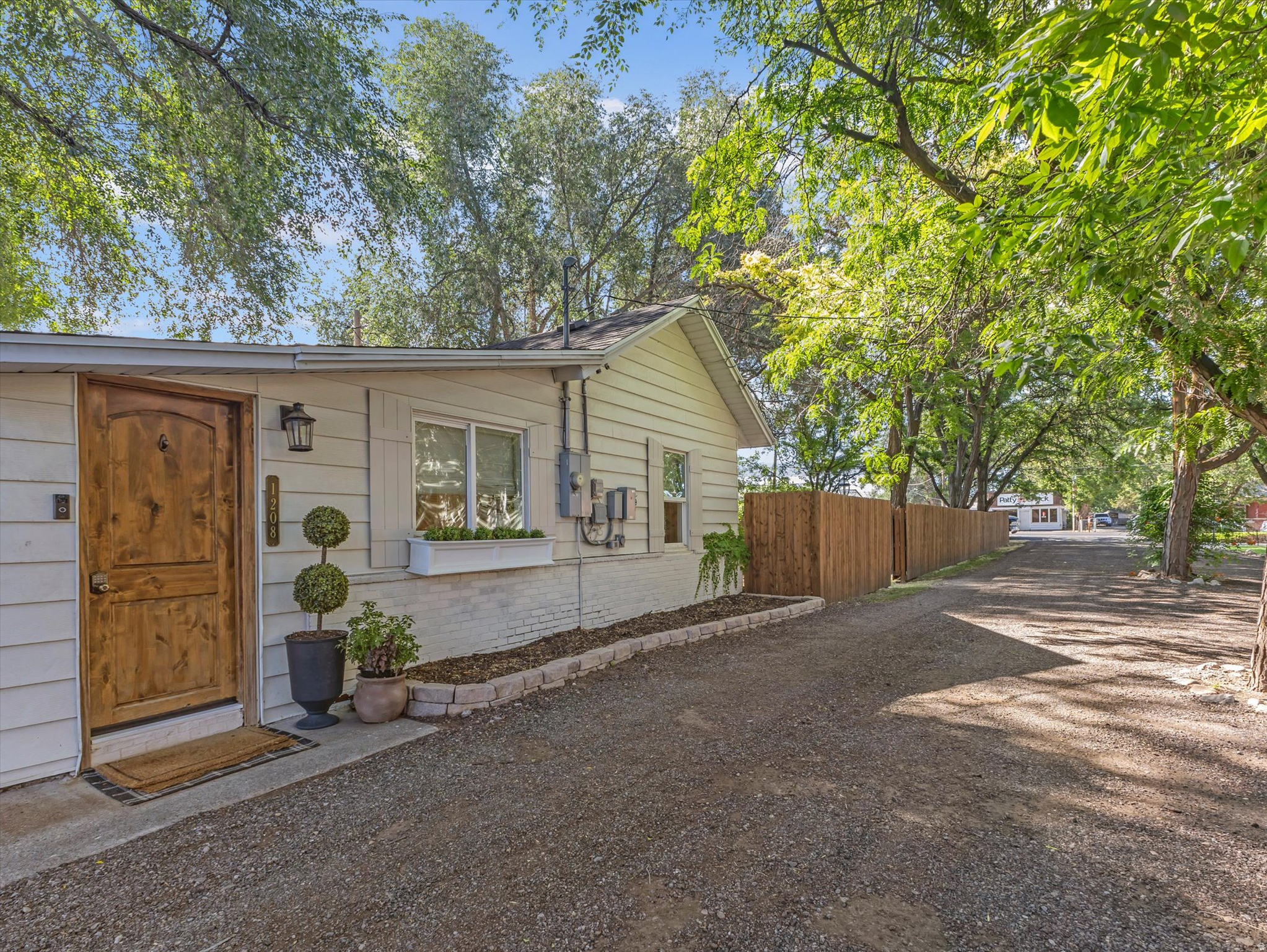 main property photo 19