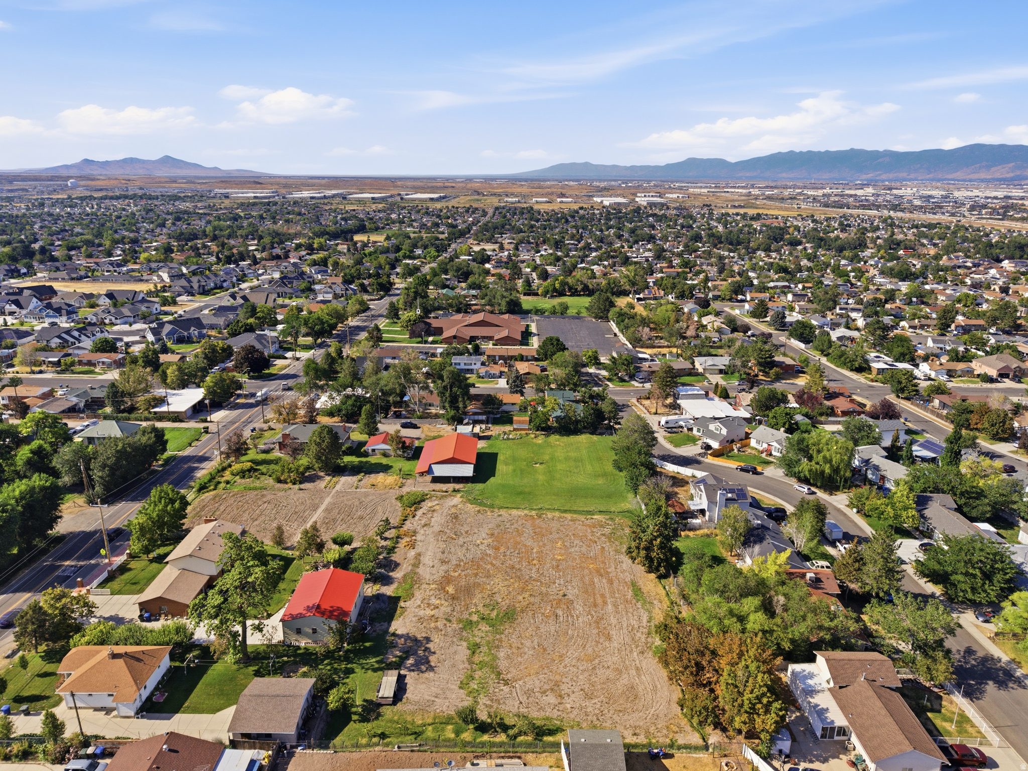 main property photo 28