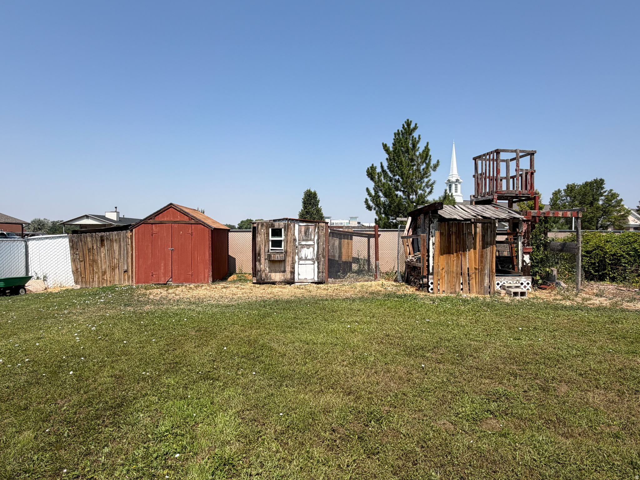 main property photo 28