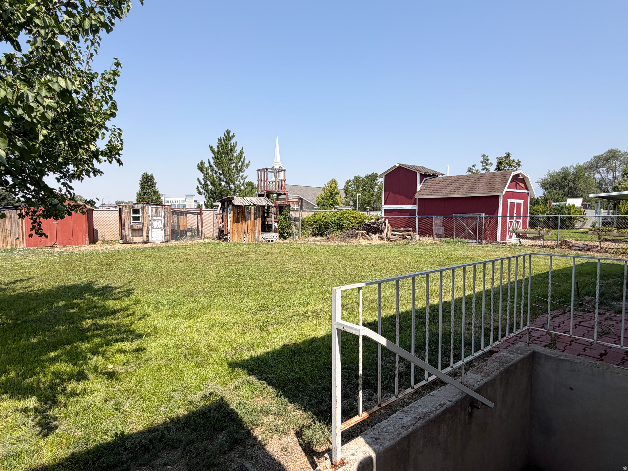 main property photo 31