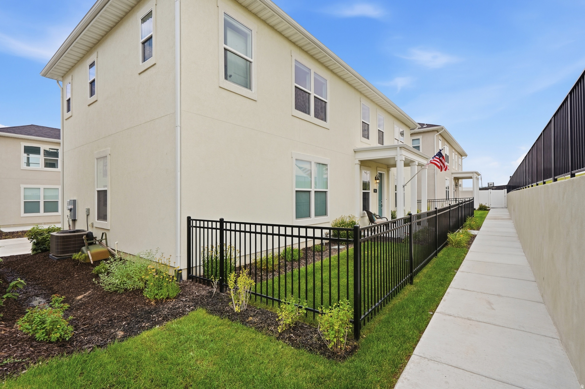 main property photo 32