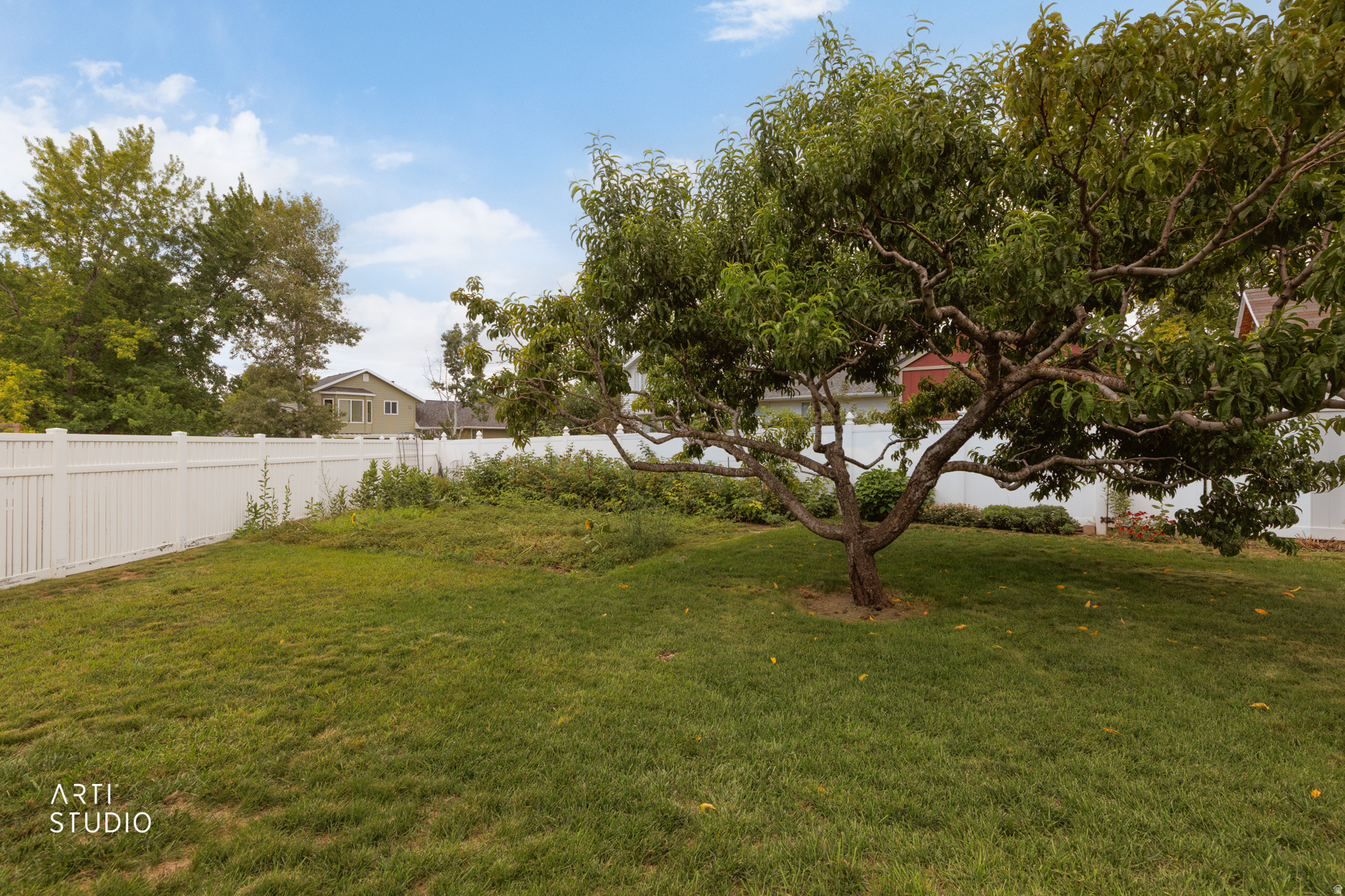 main property photo 27