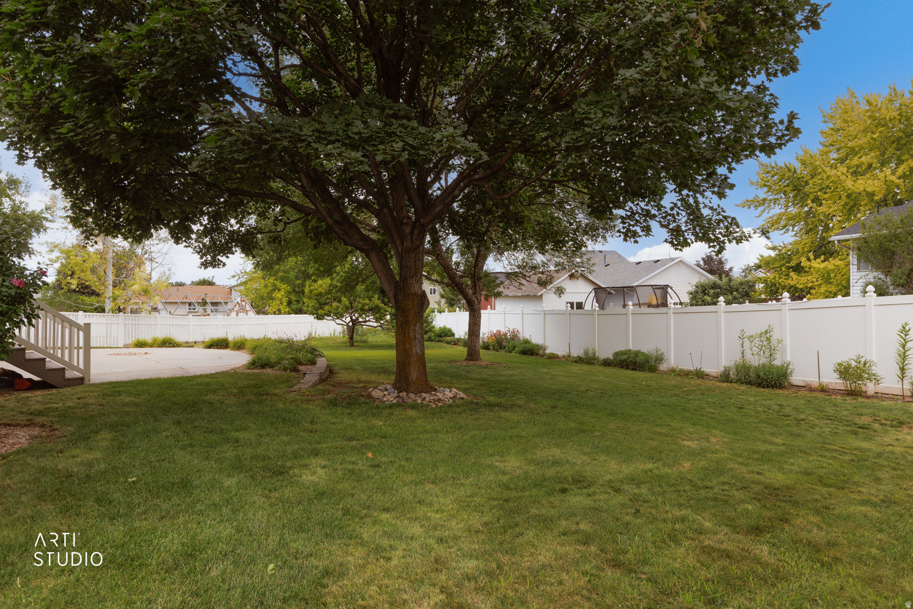 main property photo 30