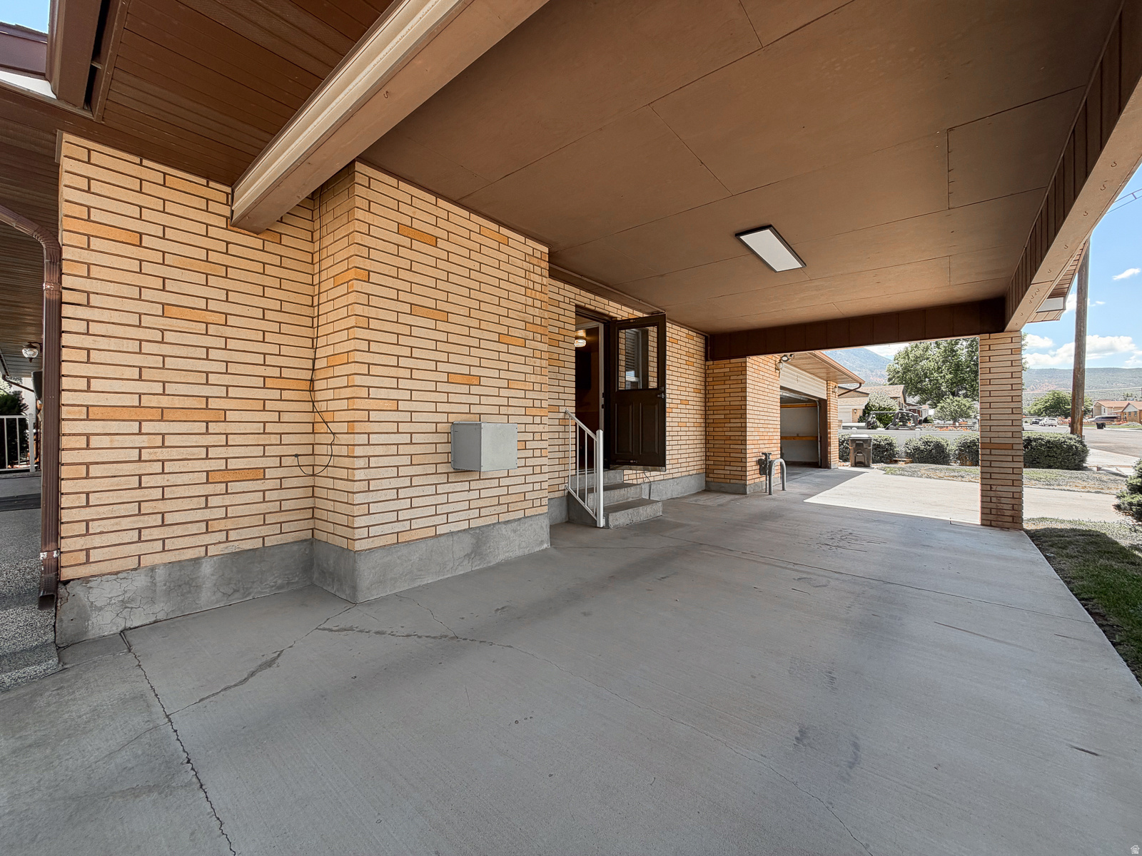 main property photo 34