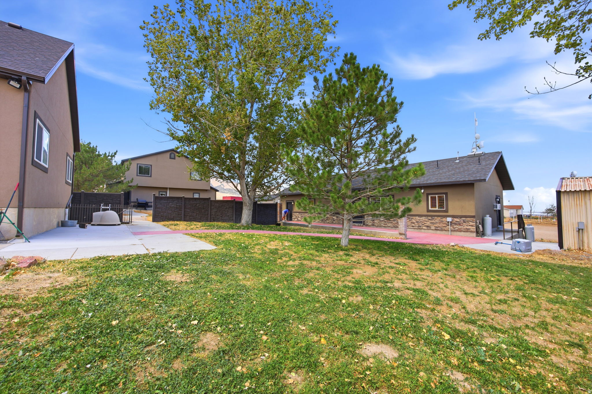main property photo 44