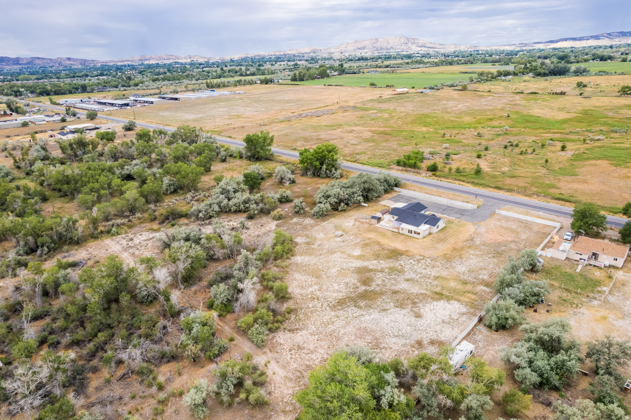 main property photo 28