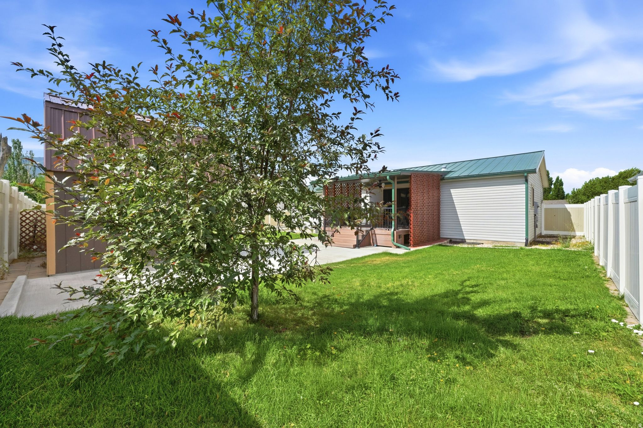 main property photo 32