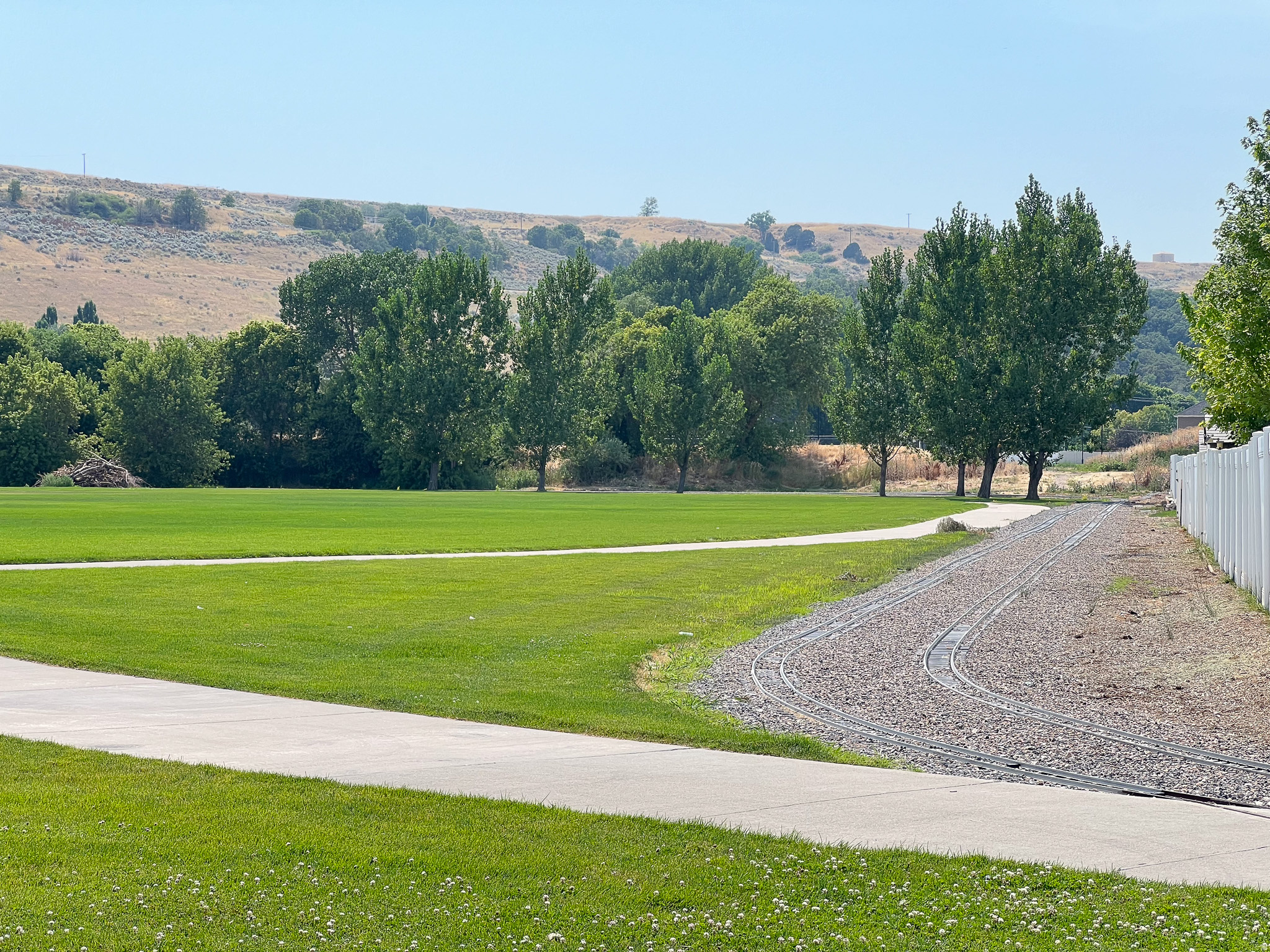 main property photo 28