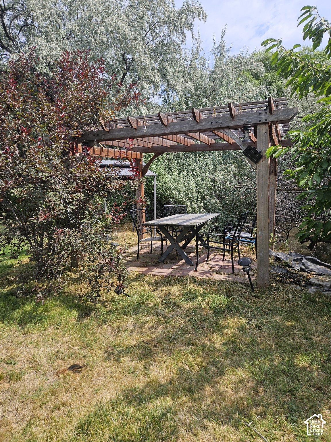 main property photo 13