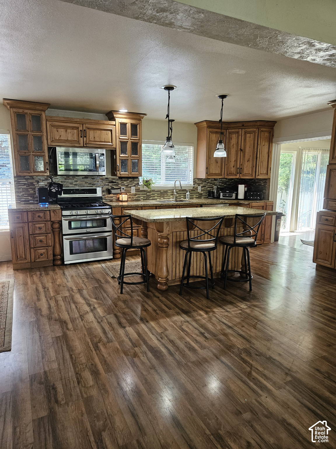 main property photo 6