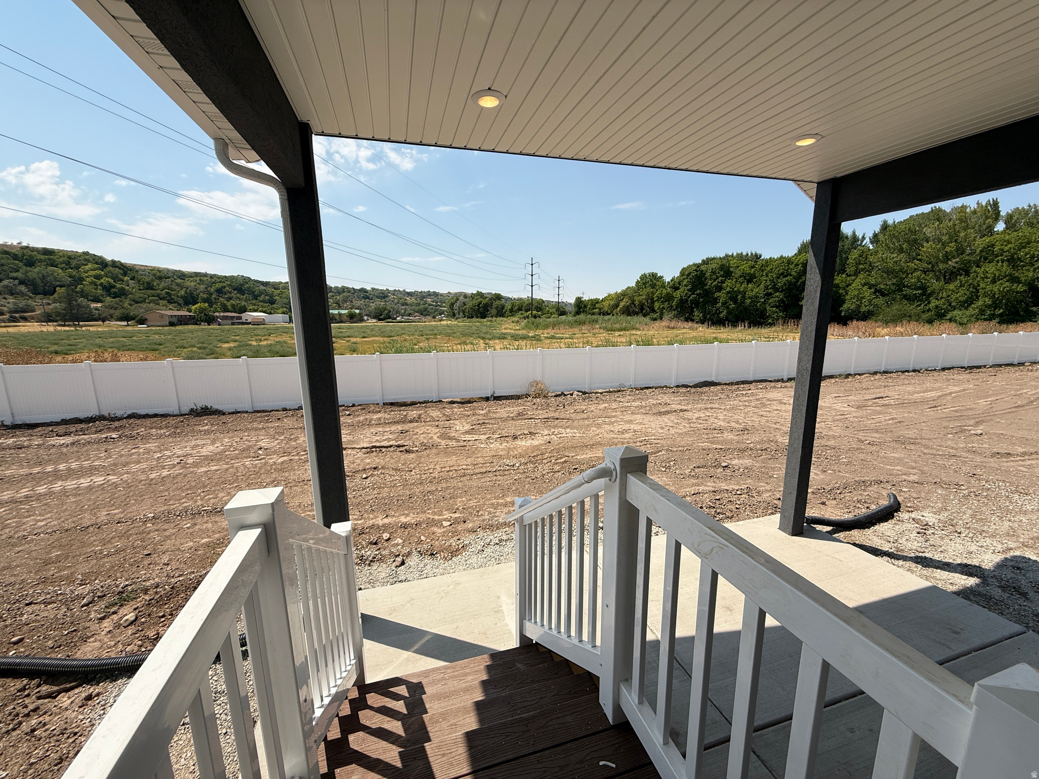 main property photo 17