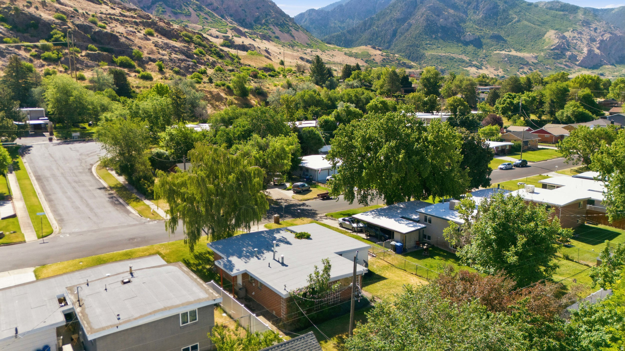 main property photo 14