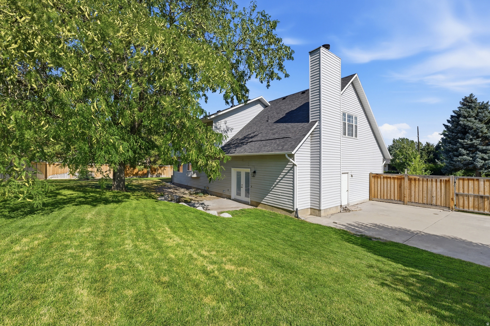 main property photo 40