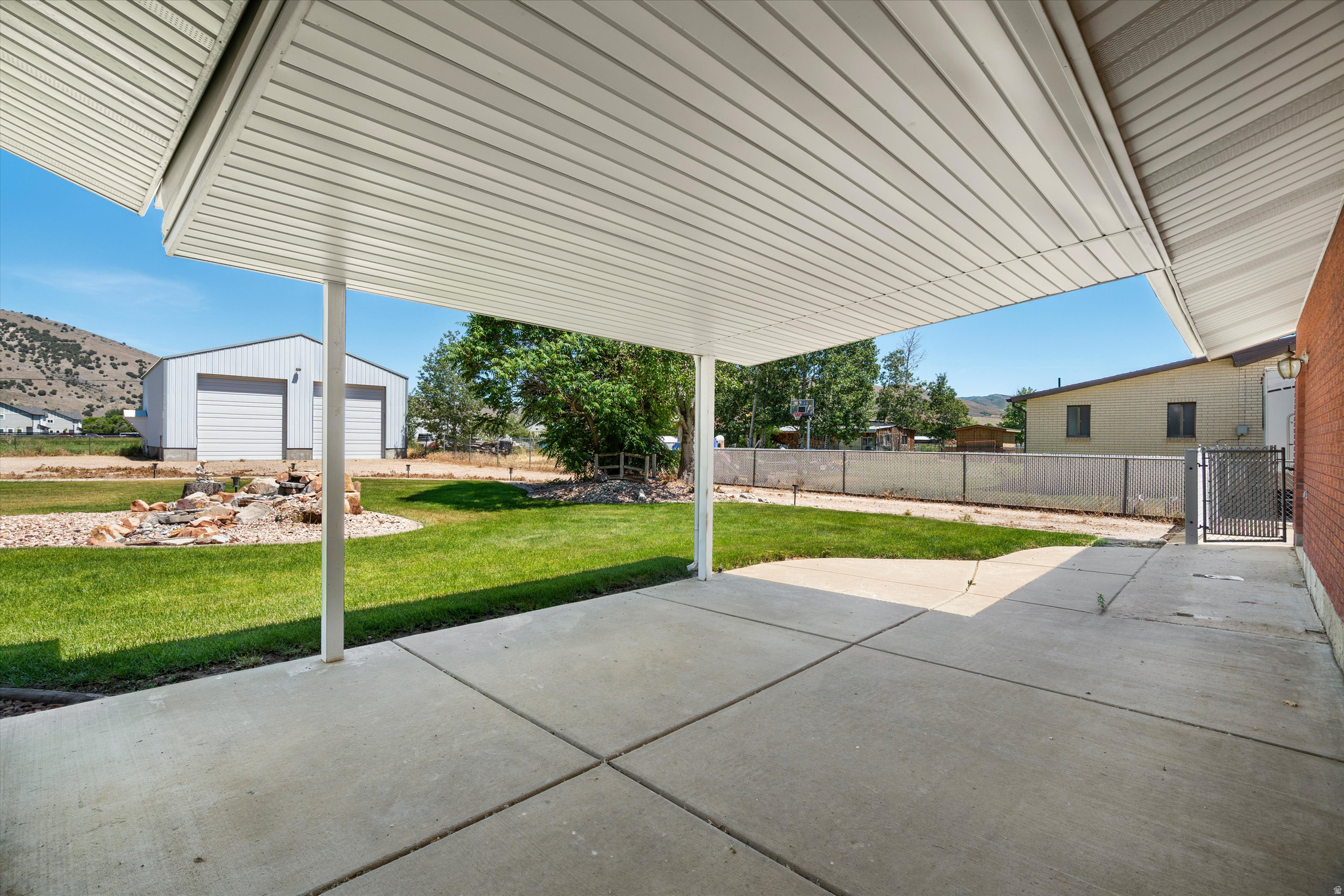 main property photo 37