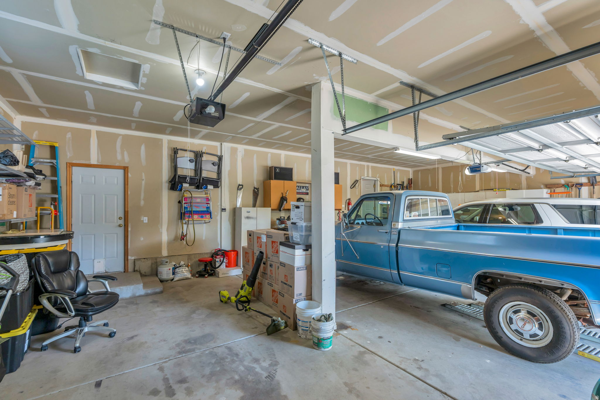 main property photo 47