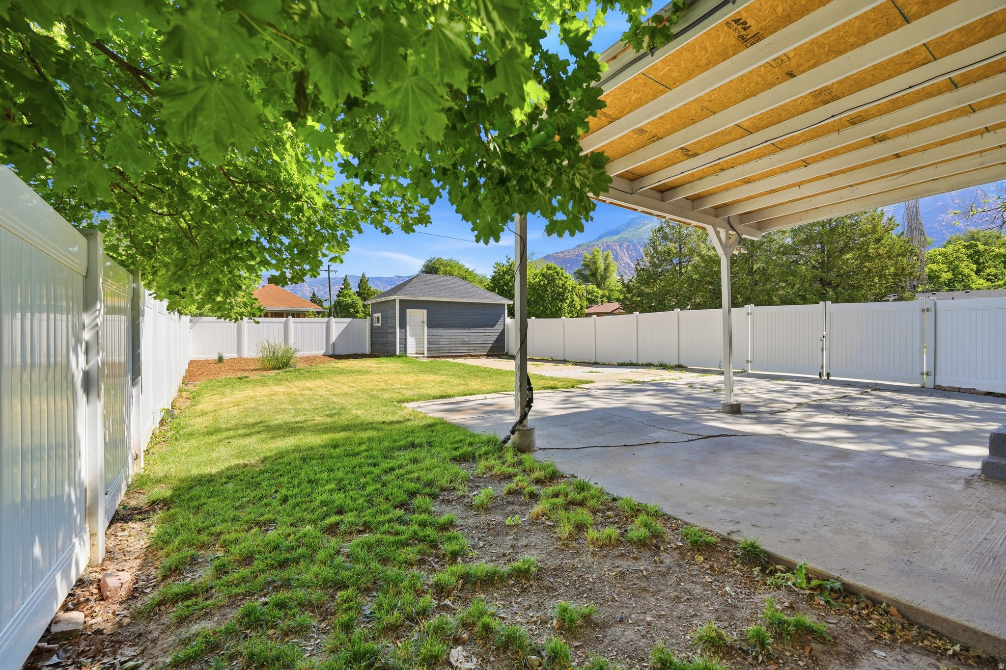 main property photo 20