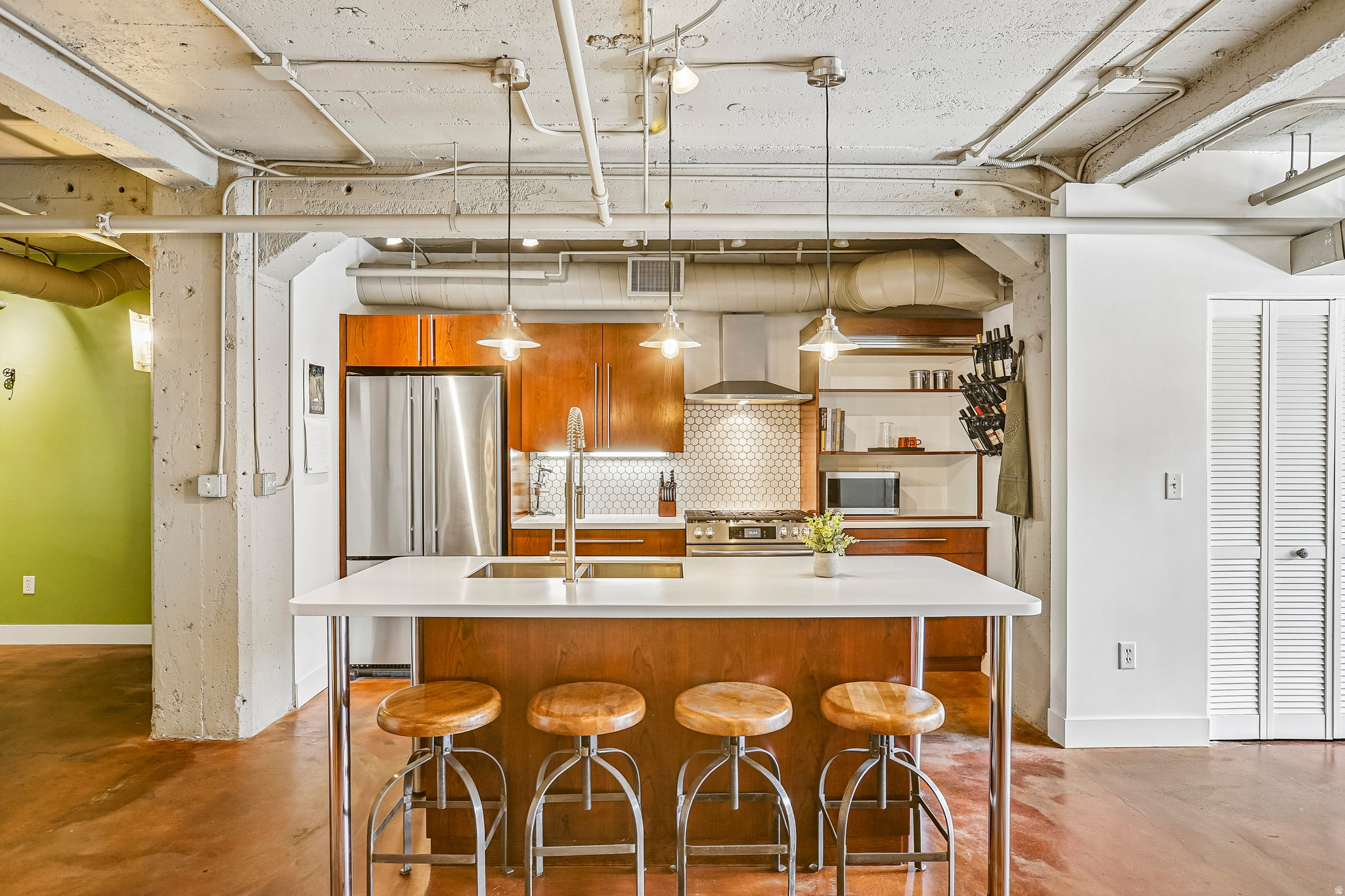 main property photo 8