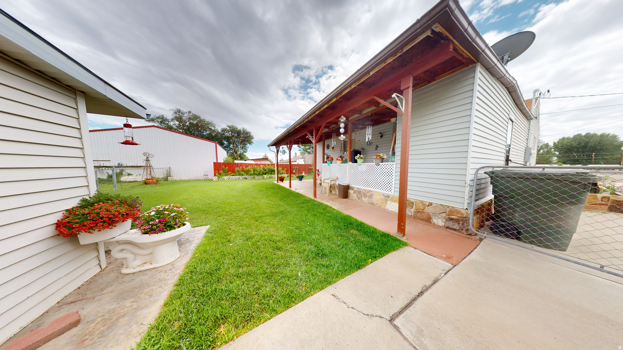 main property photo 30
