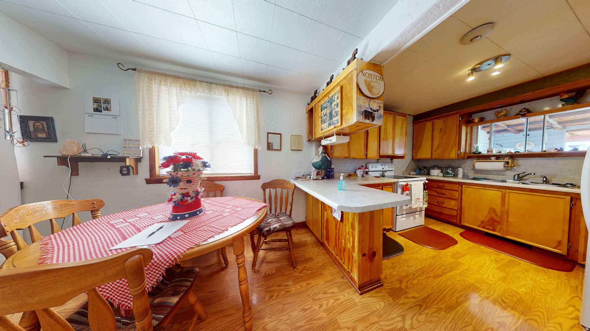 main property photo 5