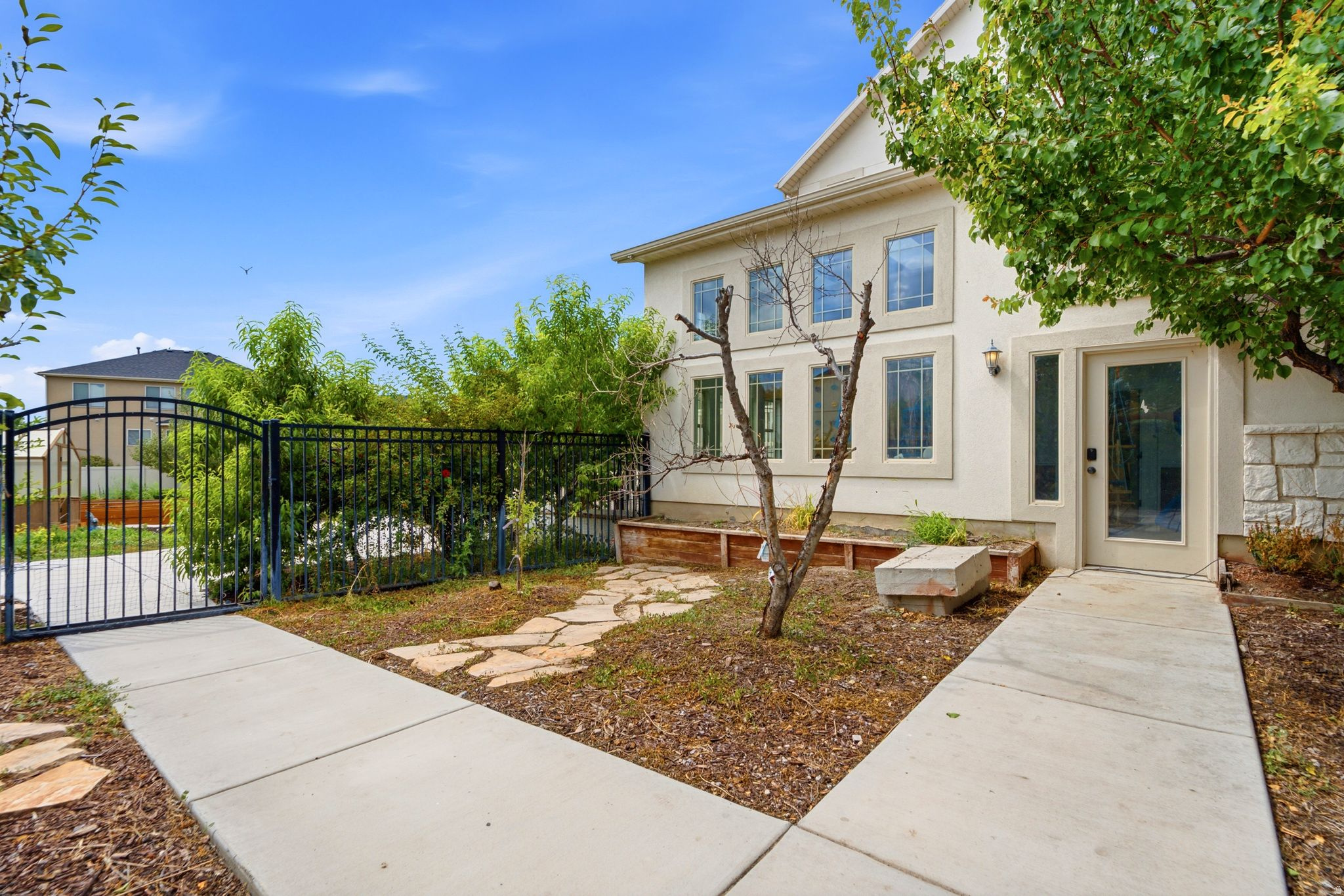 main property photo 45