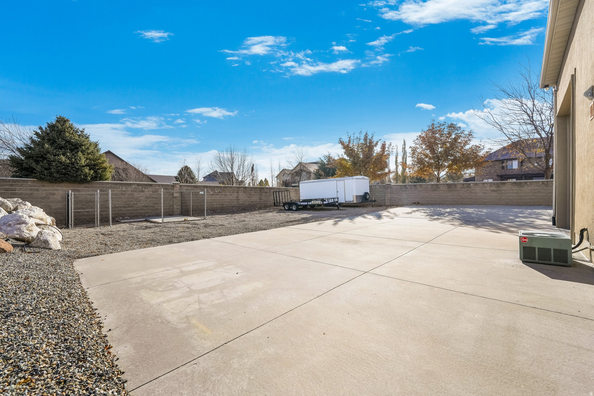 main property photo 50
