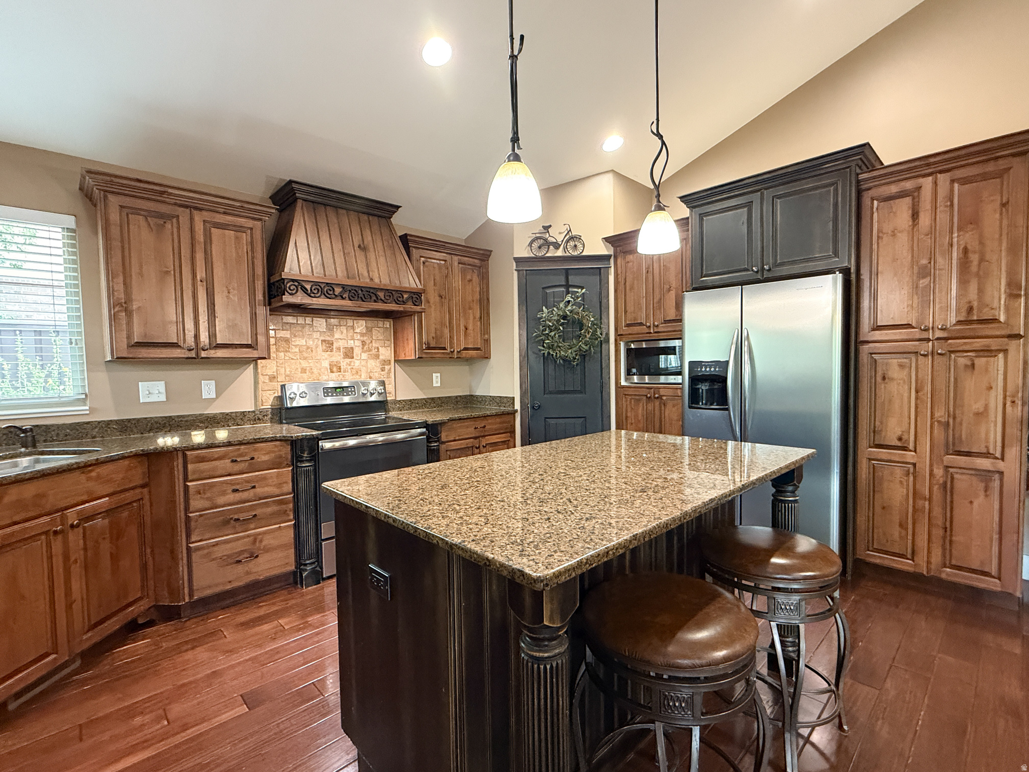 main property photo 2
