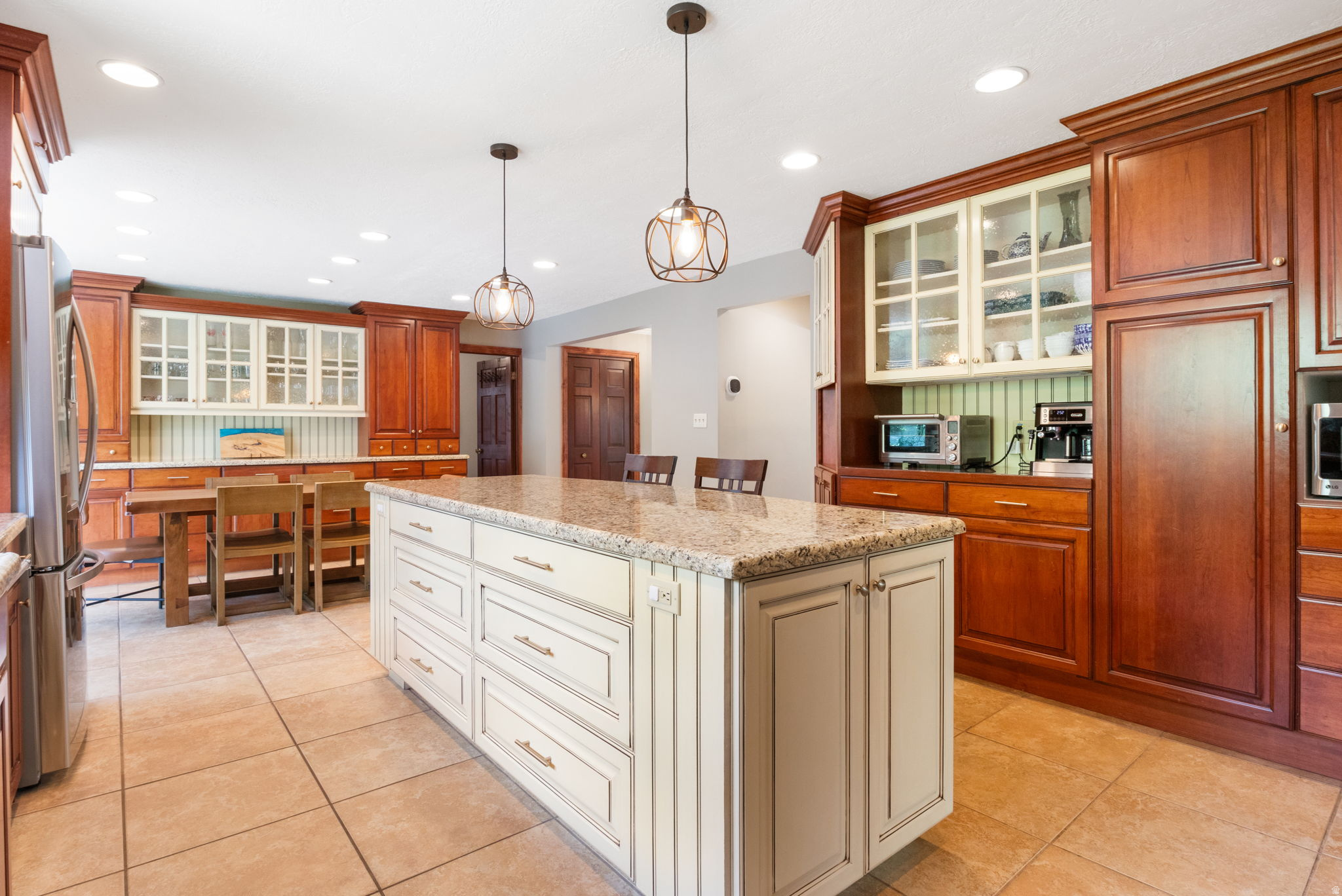 main property photo 19