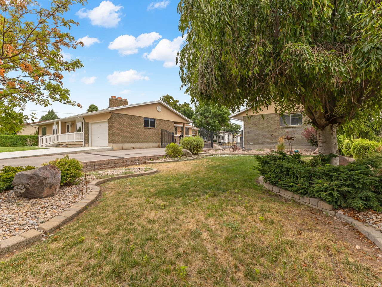 main property photo 41