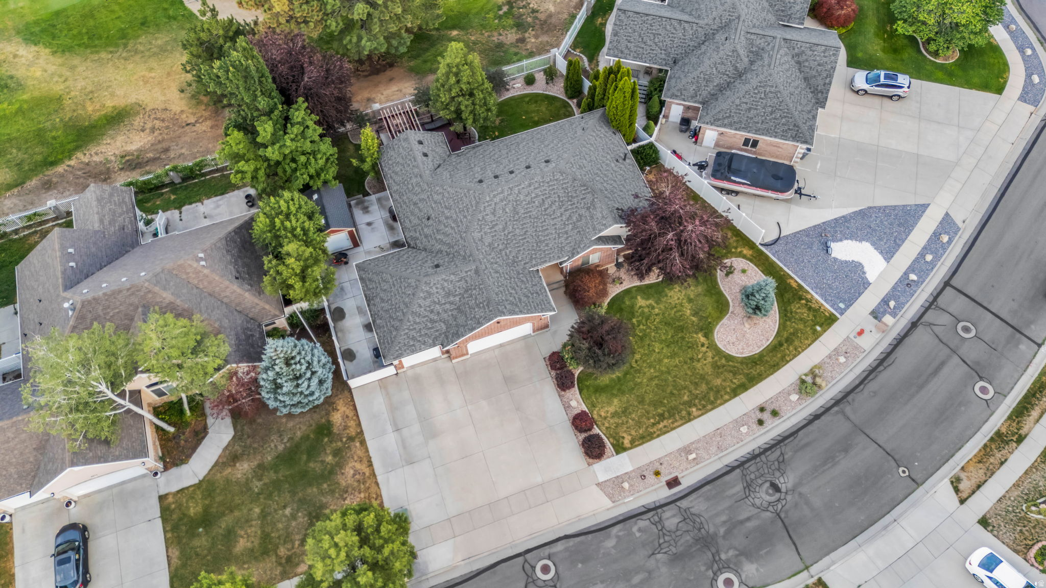 main property photo 41