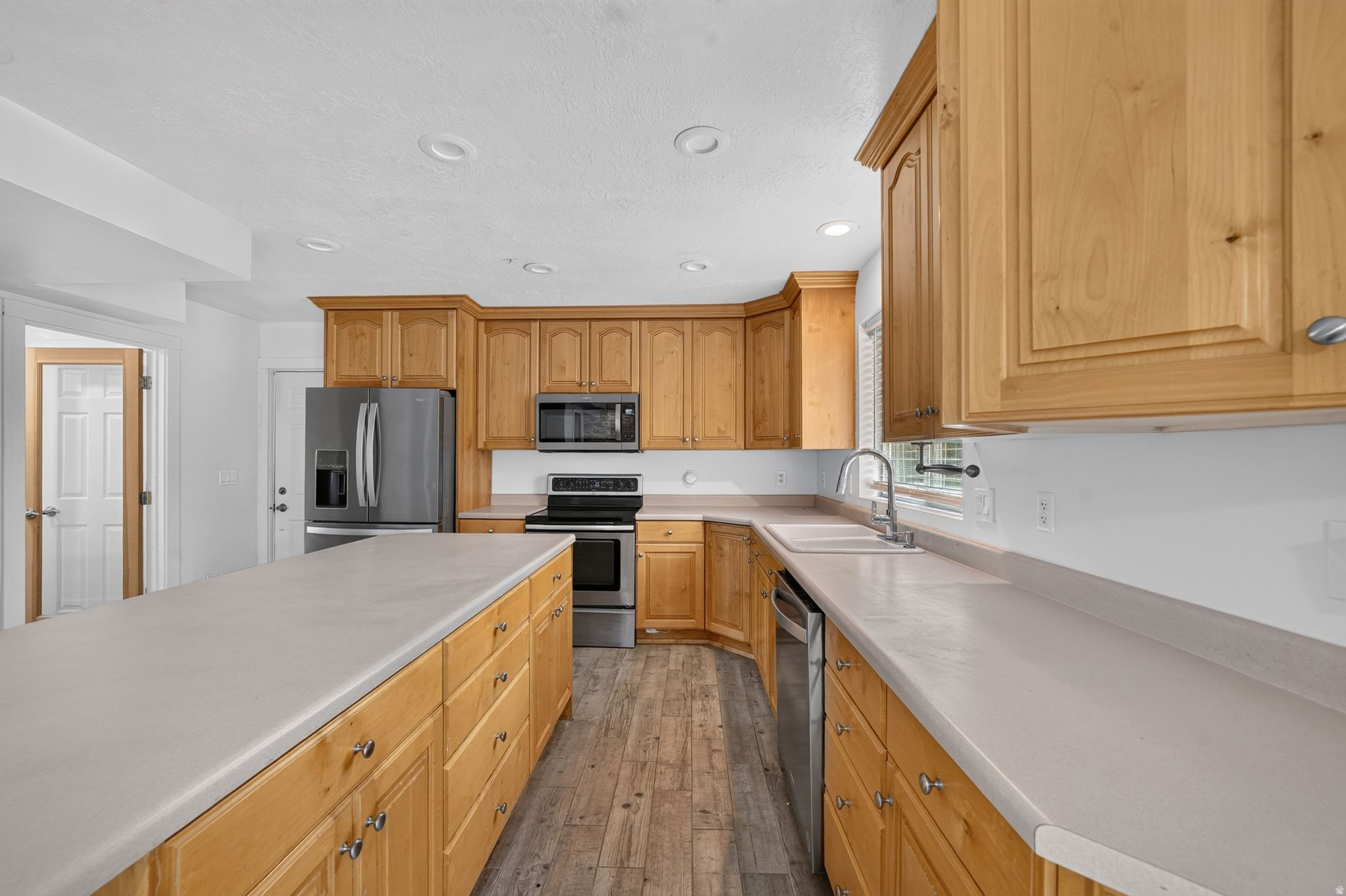 main property photo 12