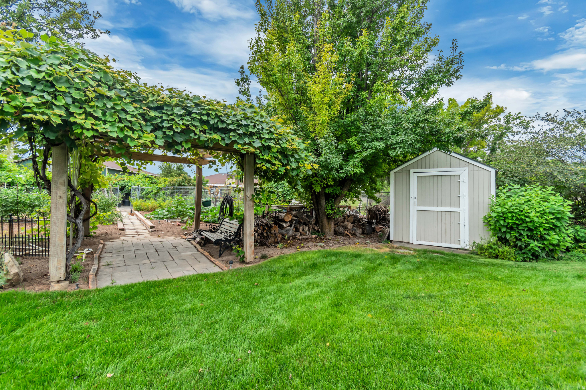 main property photo 41