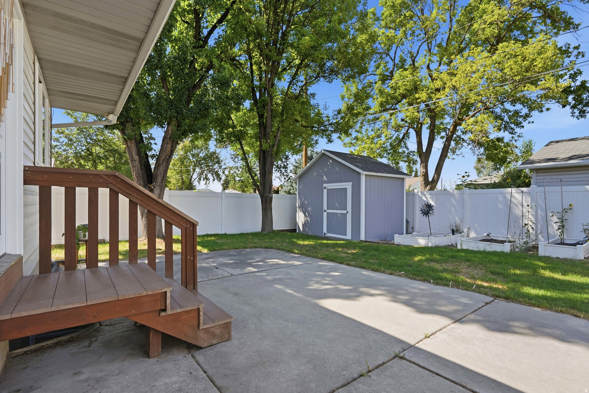 main property photo 40