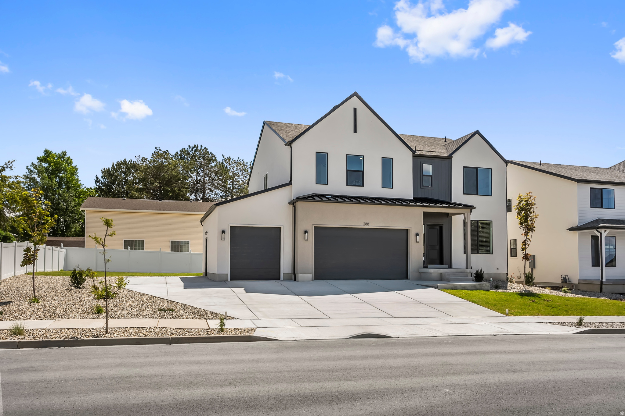 main property photo 13