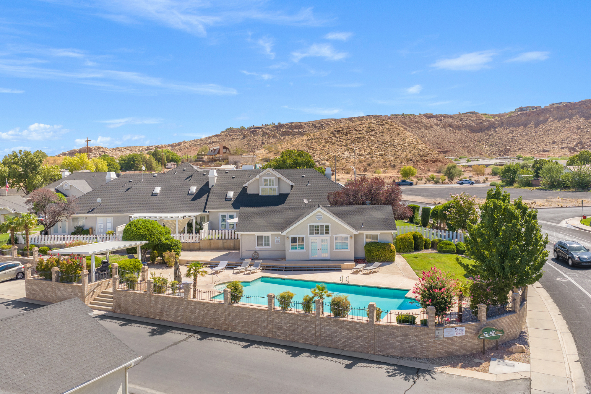main property photo 23